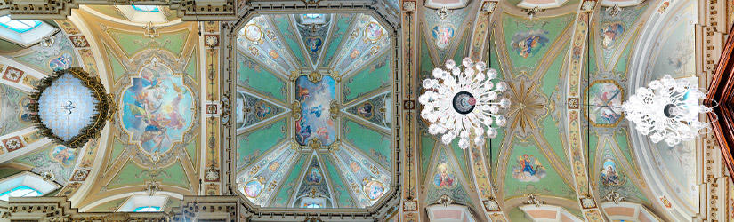 Decke mit Gemälde in einer Kirche in Suisio in Italien
